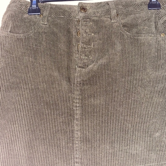 green corduroy skirt - Picture 2 of 2